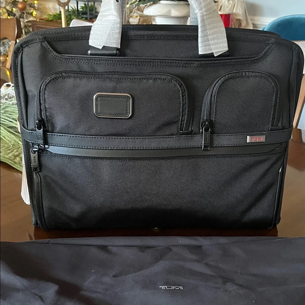 Tumi Black Compact Large Screen Laptop Brief Bag